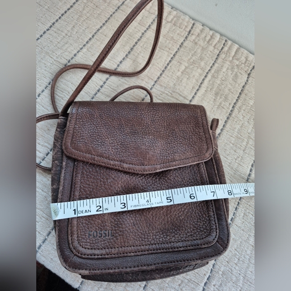 Small Leather Purse With Crossbody Strap By Fossil - Picture 9 of 9